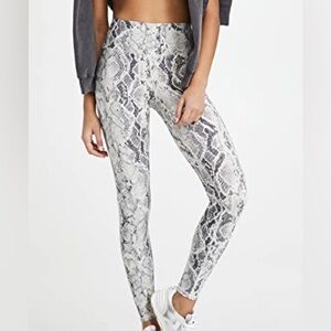 ALO Yoga Snake Print Leggings - Gray and White